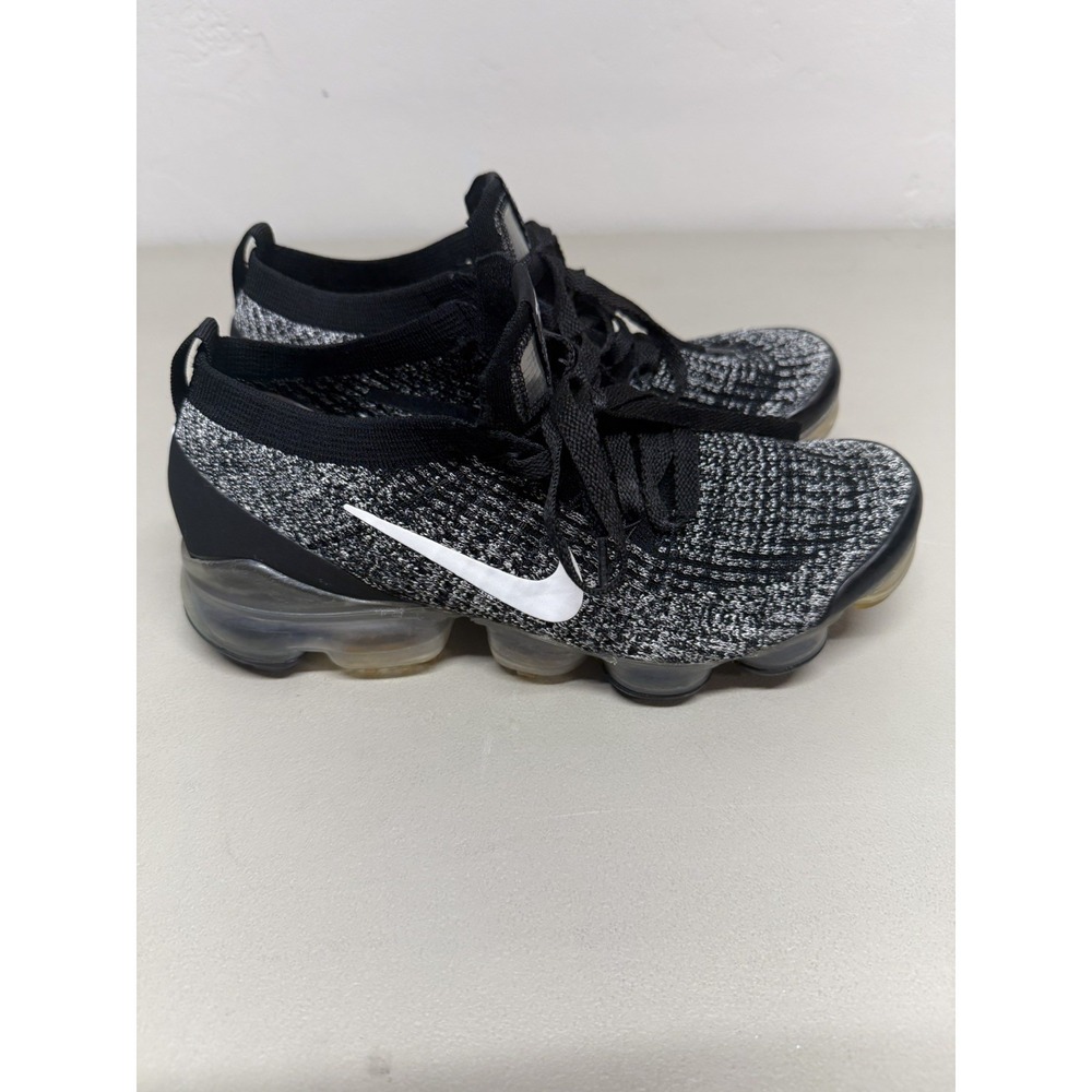 Nike Air VaporMax Flyknit Shoes Womens Size 8.5 Black Gray Running AJ6910-001